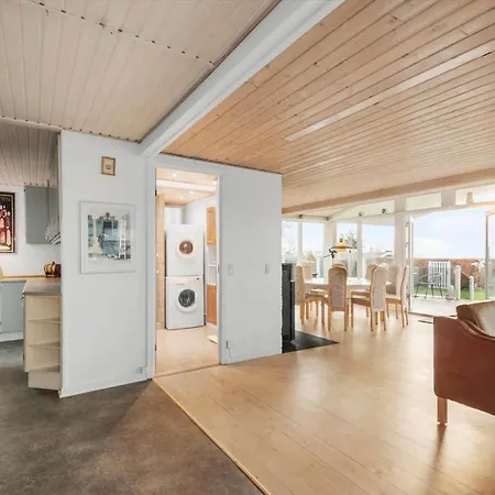 R623-rodvig-laurasvej-13 Semesterbostad Rødvig